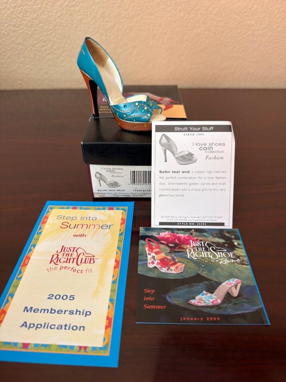 2004 Just the Right Shoe by Raine “Strutt Your Stuff” Love Shoe Coins Pre-owned